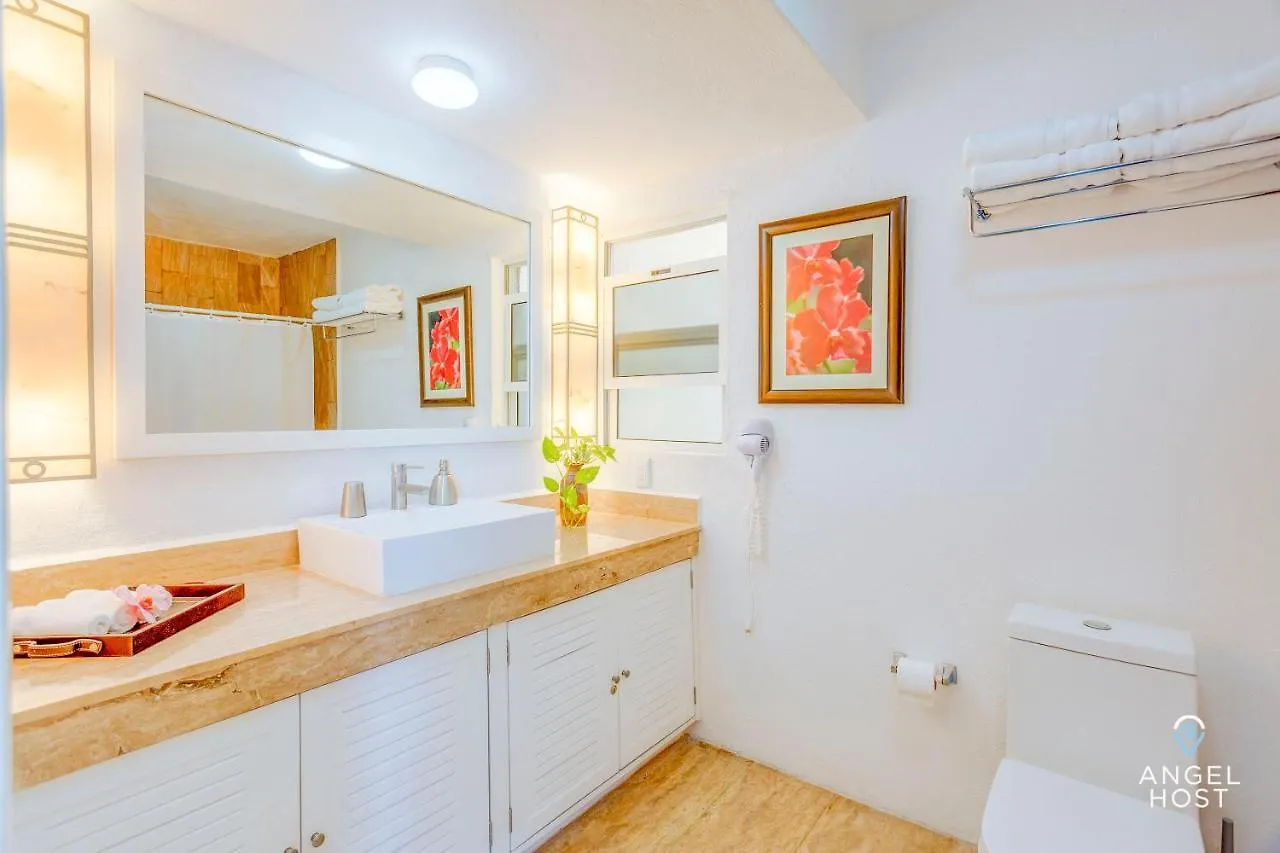 Deluxe Suites At Villas Tropical In Zona Hotelera Cancun